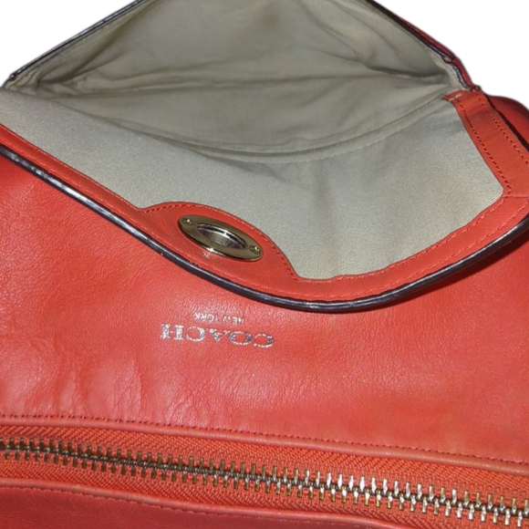 Pre-loved Coach Legacy Courtenay Hobo Bag (Missing Long Strap( - Picture 6 of 10